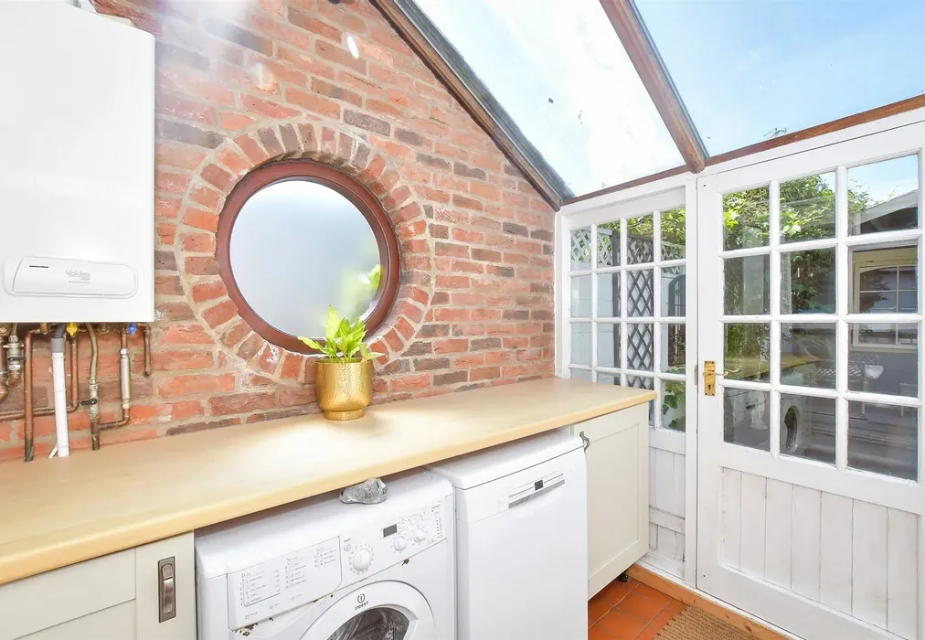 Utility Room - Fitzalan Road, Arundel, West Sussex - Wards of Kent