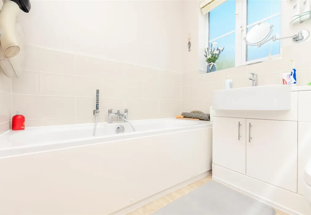 Bathroom - Oldfield Drive, Wouldham, Rochester, Kent - Wards of Kent
