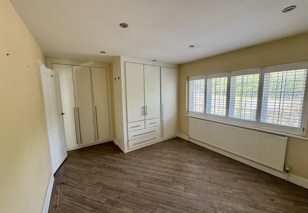 Bedroom 1 - Chipstead Lane, Lower Kingswood, Surrey - Wards of Kent