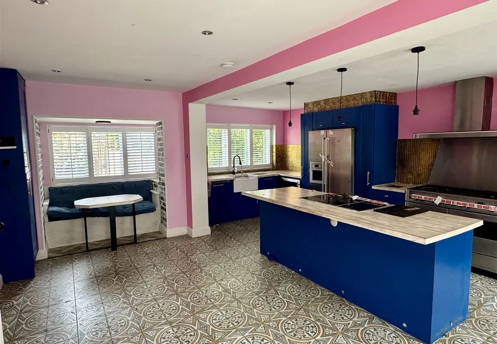 Kitchen - Chipstead Lane, Lower Kingswood, Surrey - Wards of Kent