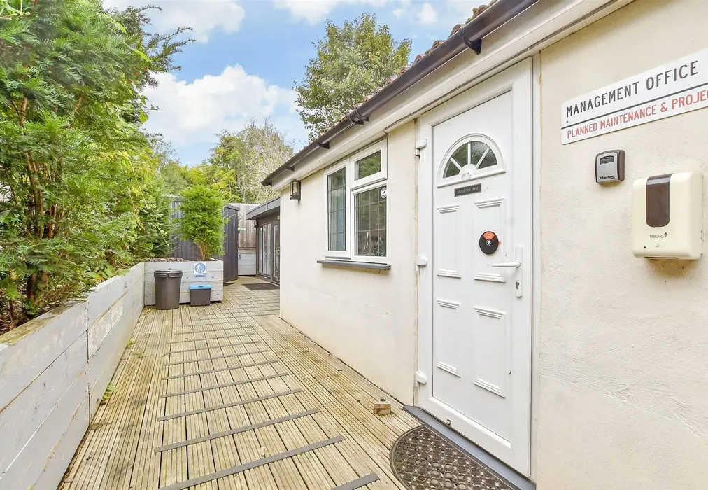 External Buildings - Chipstead Lane, Lower Kingswood, Surrey - Wards of Kent