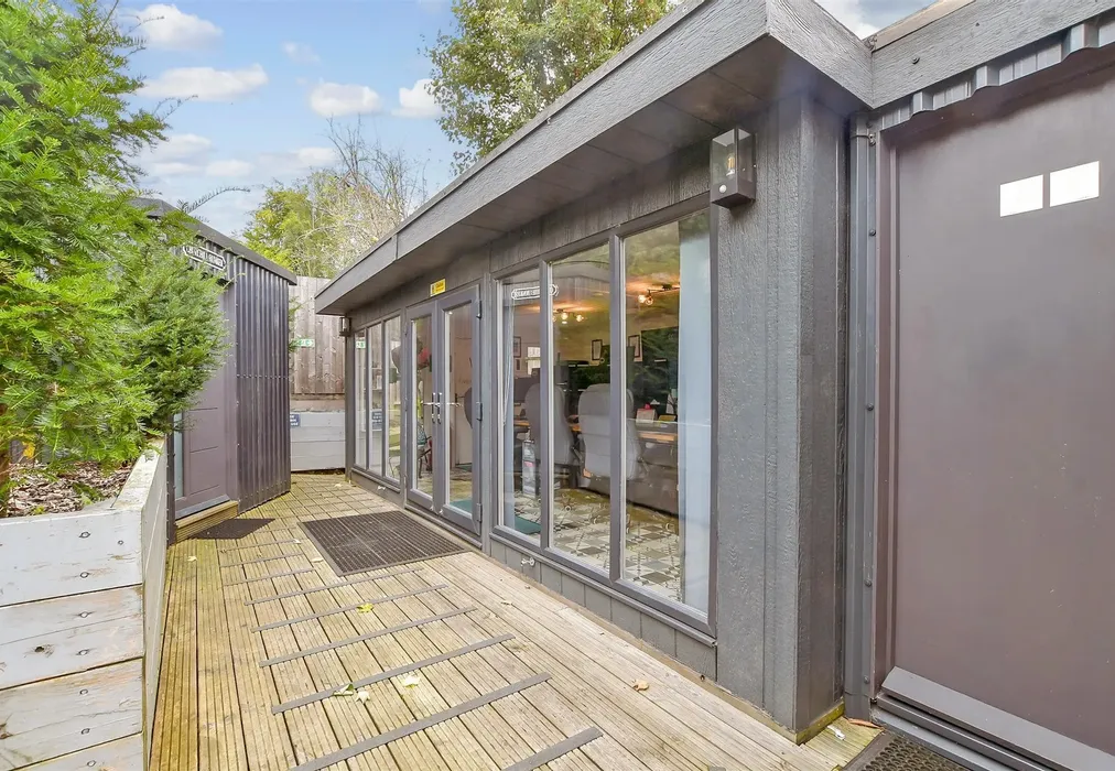 Office - Chipstead Lane, Lower Kingswood, Surrey - Wards of Kent
