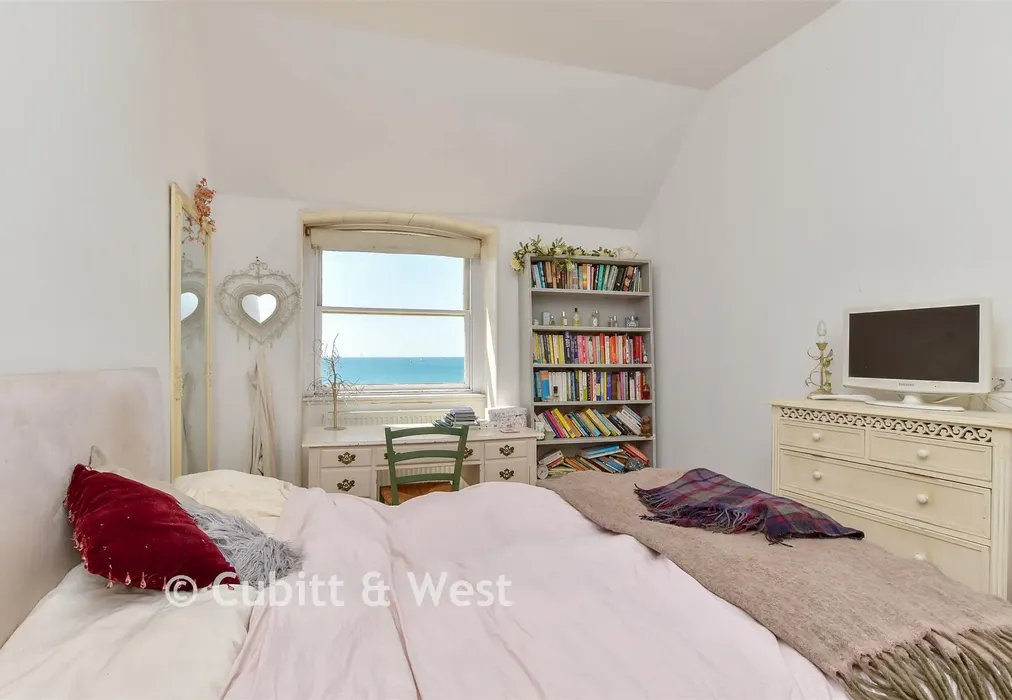 Bedroom 1 - Brunswick Terrace, Hove, East Sussex - Wards of Kent