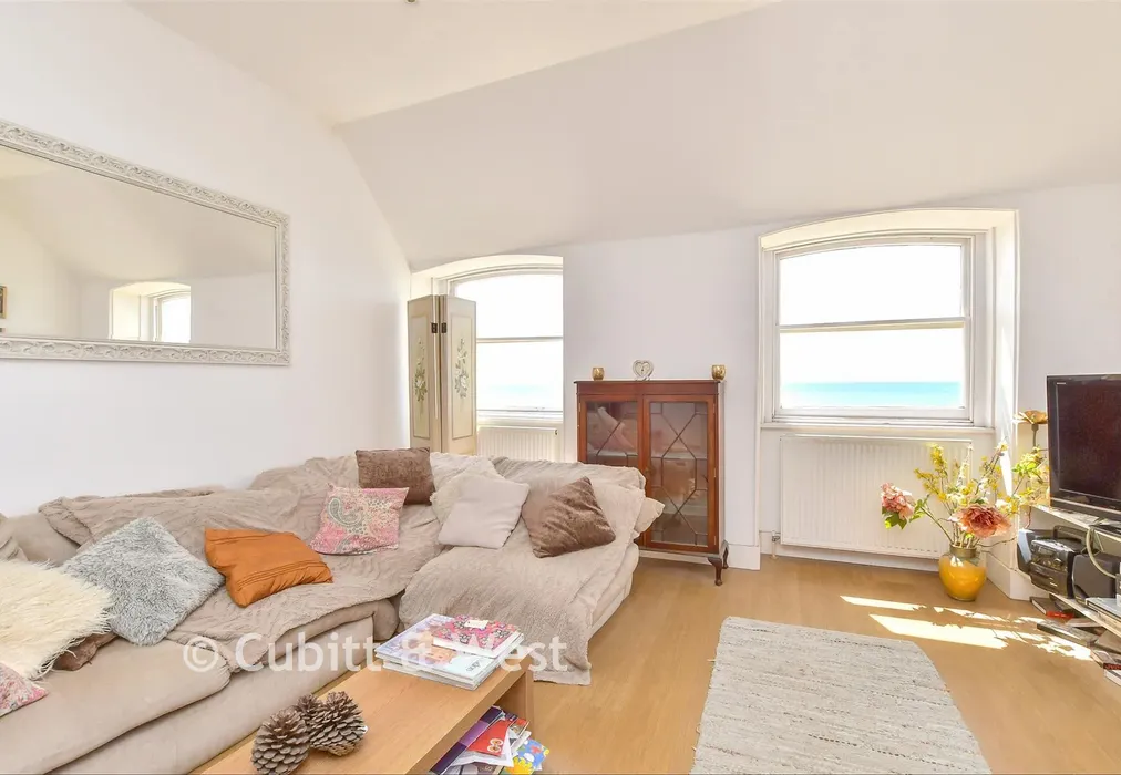 Lounge/ Kitchen - Brunswick Terrace, Hove, East Sussex - Wards of Kent