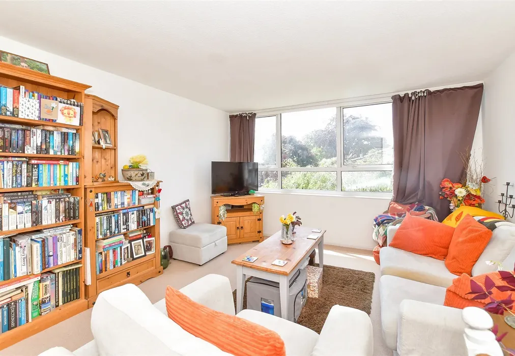 Lounge/Diner - Purbrook Gardens, Waterlooville, Hampshire - Wards of Kent