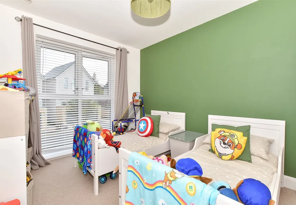Bedroom 2 - The Avenue, Tunbridge Wells, Kent - Wards of Kent