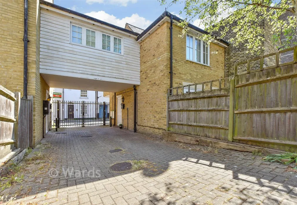 Driveway/Parking - Queens Courtyard, Dover, Kent - Wards of Kent