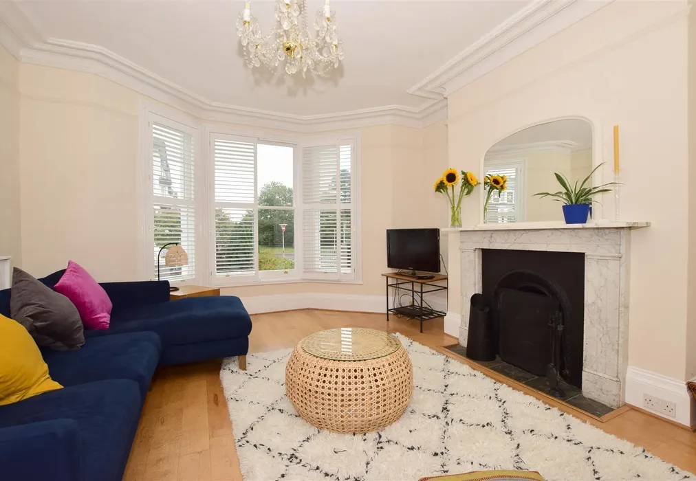 Sitting Room - Victoria Road, Deal, Kent - Wards of Kent