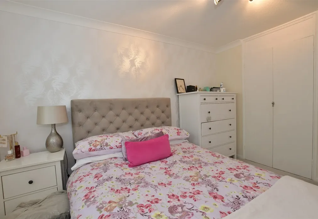 Bedroom - Britannia Road, Warley, Brentwood, Essex - Wards of Kent