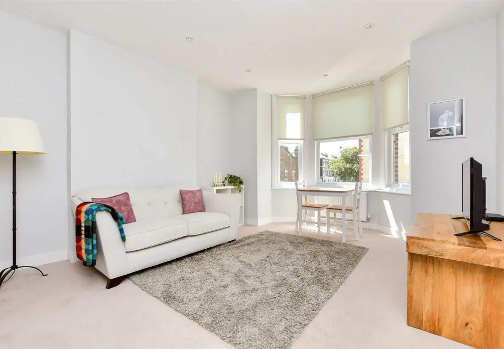 Lounge - St. Peter's Road, Broadstairs, Kent - Wards of Kent