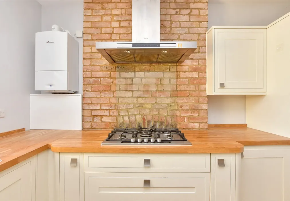 Kitchen - St. Peter's Road, Broadstairs, Kent - Wards of Kent