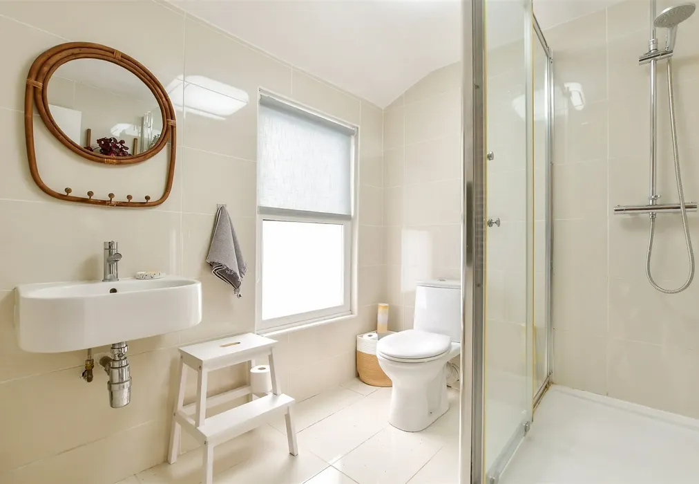 Shower Room - Rodney Street, Ramsgate, Kent - Wards of Kent