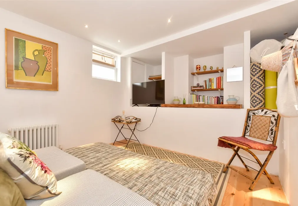 Basement Area - Rodney Street, Ramsgate, Kent - Wards of Kent