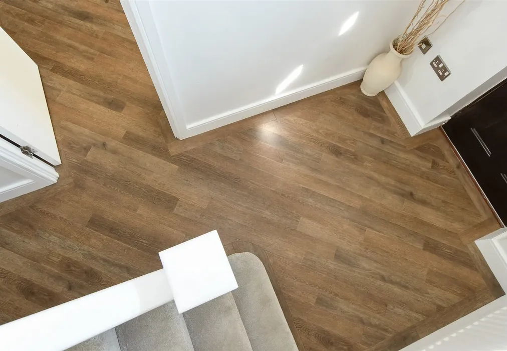 Internal Feature - Newbery Close, Caterham, Surrey - Wards of Kent
