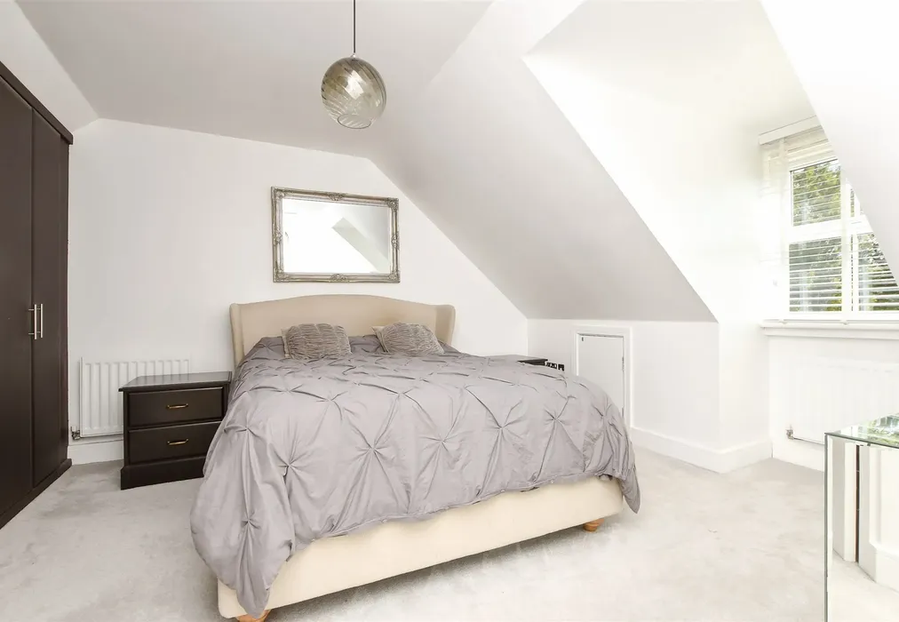 Bedroom 1 - Newbery Close, Caterham, Surrey - Wards of Kent