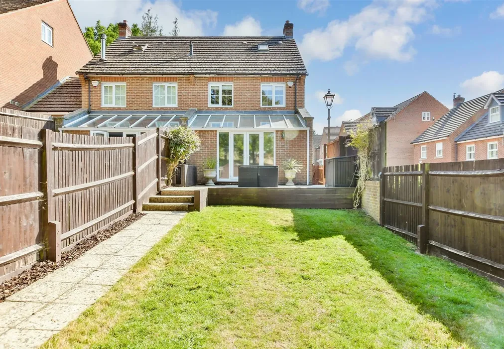 Rear Elevation - Newbery Close, Caterham, Surrey - Wards of Kent