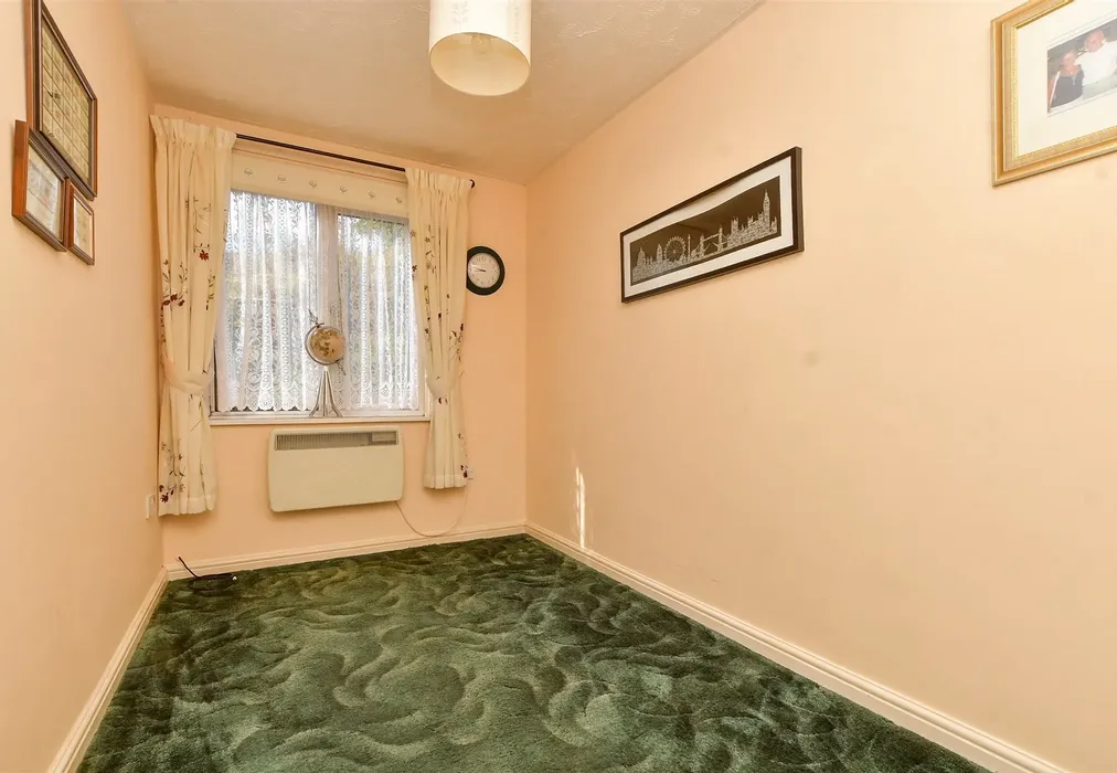 Bedroom 2 - Lordsgrove Close, Tadworth, Surrey - Wards of Kent