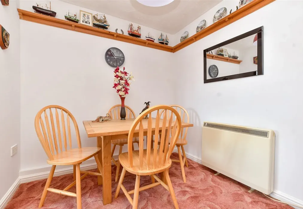 Dining Area - Lordsgrove Close, Tadworth, Surrey - Wards of Kent