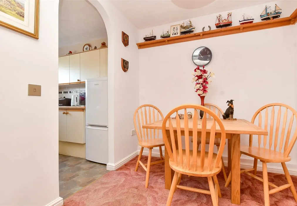 Dining Area - Lordsgrove Close, Tadworth, Surrey - Wards of Kent