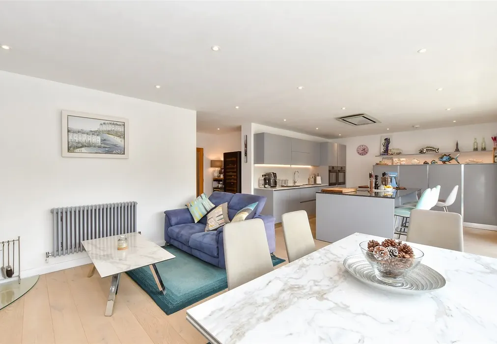 Kitchen/Diner - Vinnetrow Road, Chichester, West Sussex - Wards of Kent