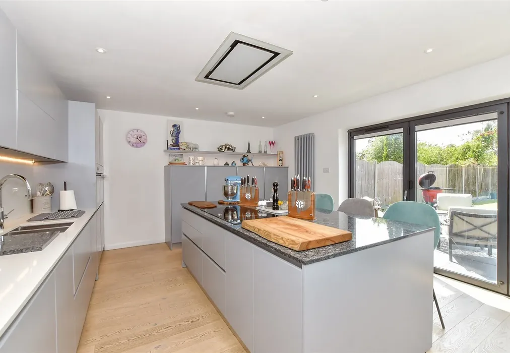 Kitchen/Diner - Vinnetrow Road, Chichester, West Sussex - Wards of Kent