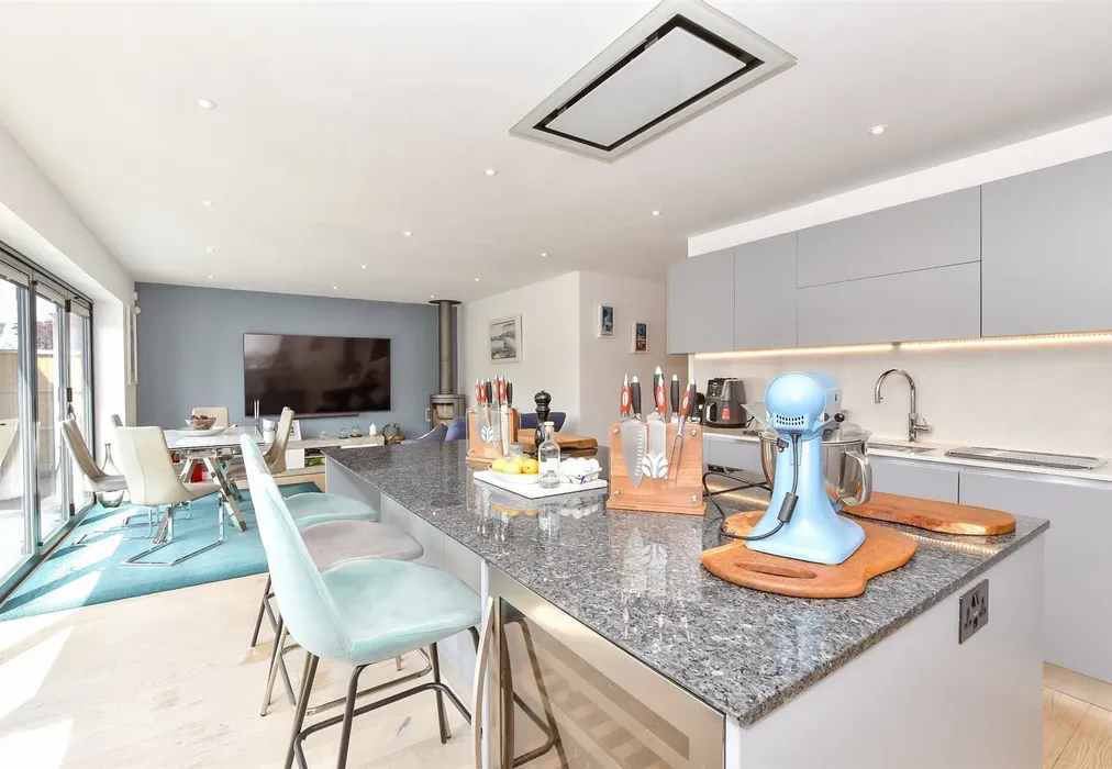 Kitchen/Diner - Vinnetrow Road, Chichester, West Sussex - Wards of Kent