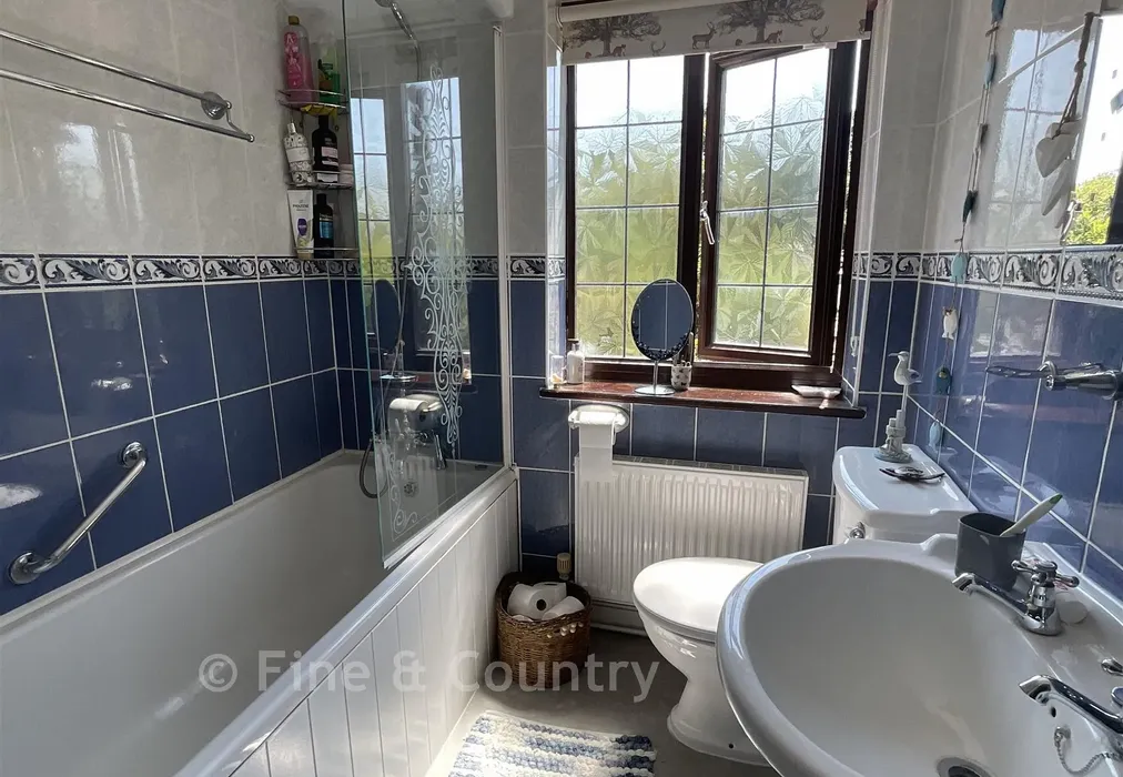 Bathroom* - Hill Top, Newchurch, Sandown, Isle of Wight - Wards of Kent