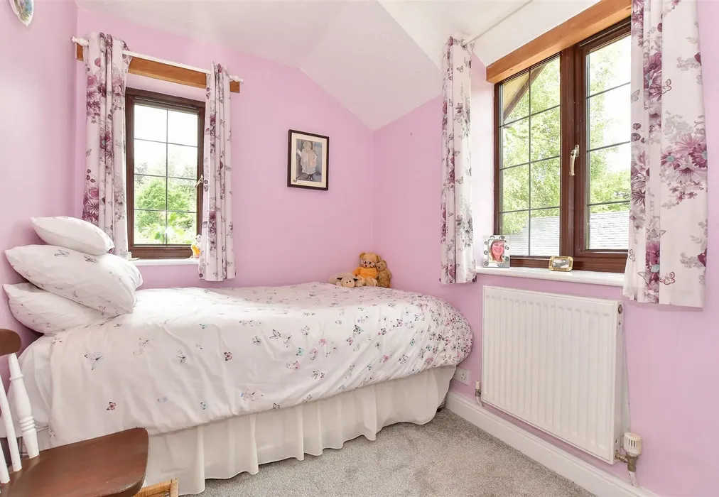 Bedroom 3 - Hill Top, Newchurch, Sandown, Isle of Wight - Wards of Kent