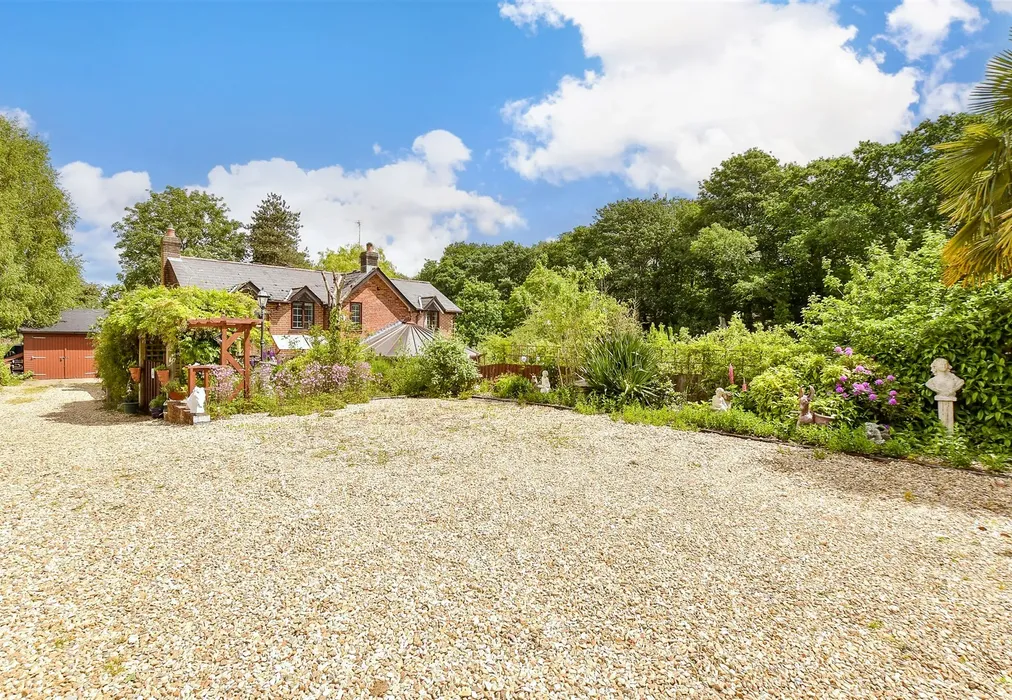 Driveway/Parking - Hill Top, Newchurch, Sandown, Isle of Wight - Wards of Kent
