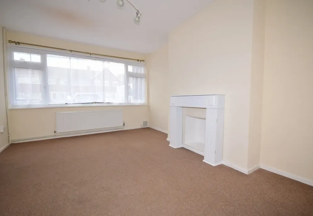 lounge - Beaumont Drive Northfleet DA11 - Wards of Kent