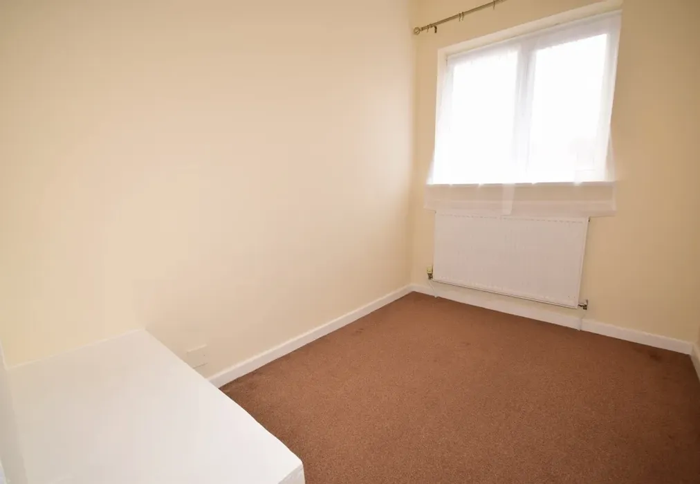 bed 3 - Beaumont Drive Northfleet DA11 - Wards of Kent