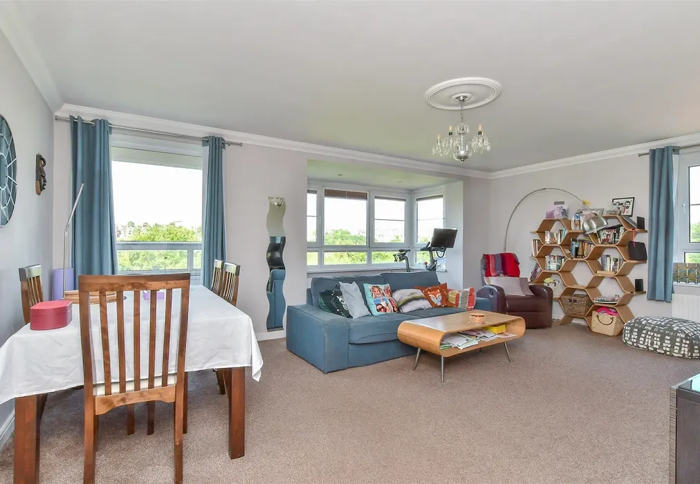 Lounge/ Dining Room - Preston Park Avenue, Brighton, East Sussex - Wards of Kent