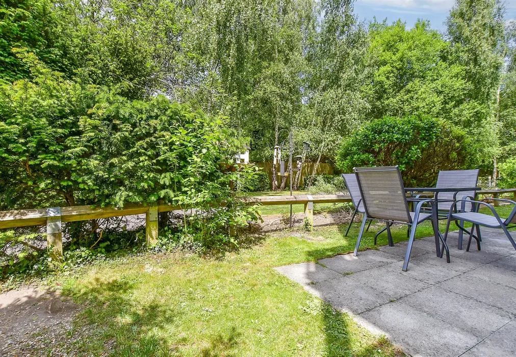 Rear Garden - Medway Road, Tunbridge Wells, Kent - Wards of Kent