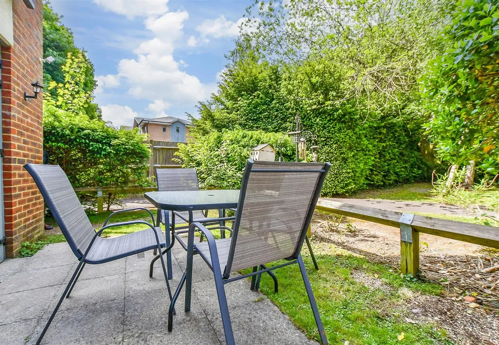 Patio / Decking - Medway Road, Tunbridge Wells, Kent - Wards of Kent