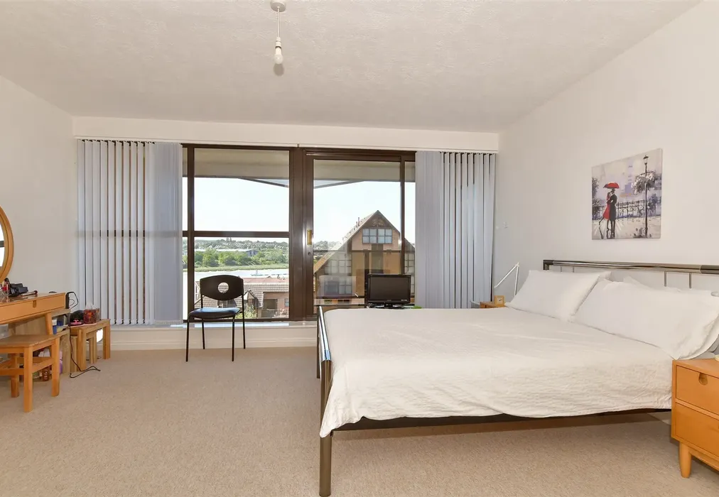 Bedroom 1 - Esplanade, Rochester, Kent - Wards of Kent