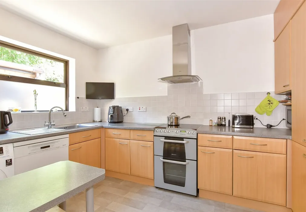 Kitchen - Esplanade, Rochester, Kent - Wards of Kent