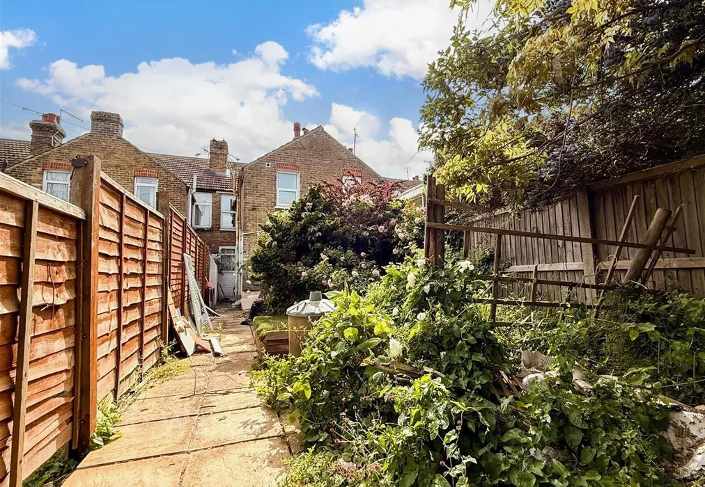 Rear Garden - Regent Street, Whitstable, Kent - Wards of Kent