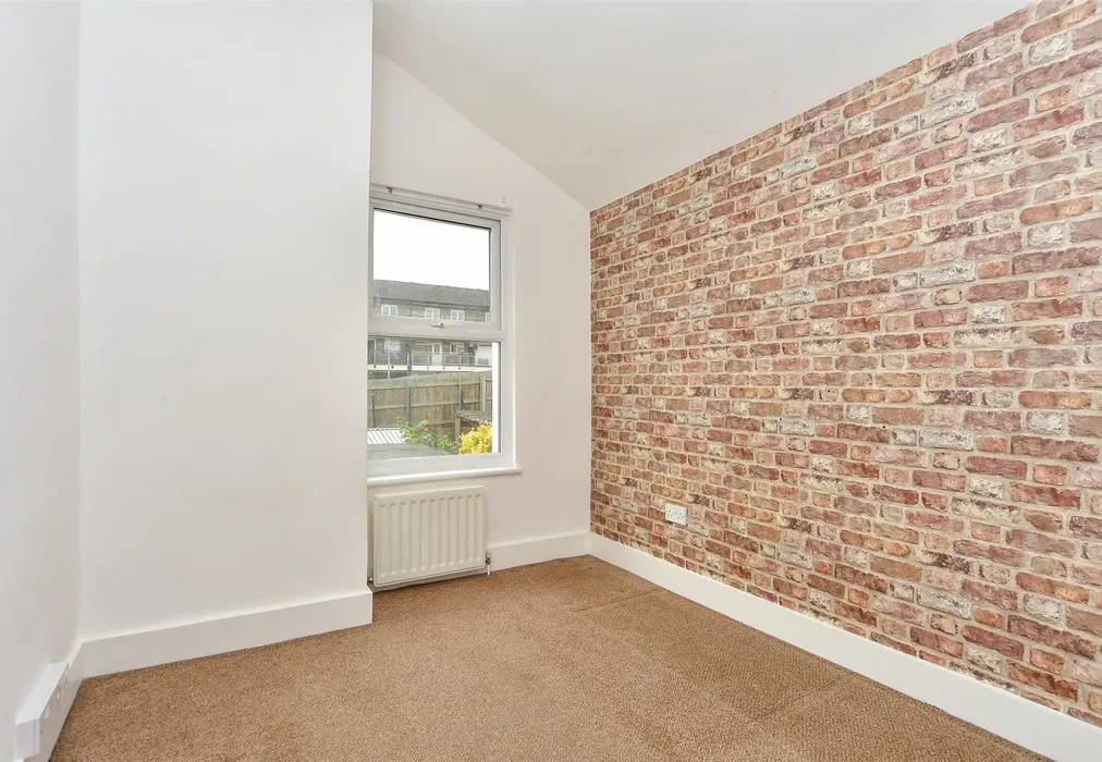 Bedroom 3 - Castle Avenue, Rochester, Kent - Wards of Kent