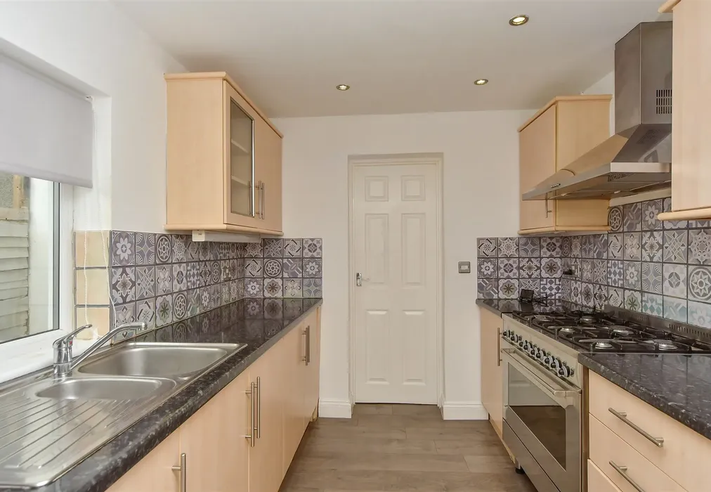 Kitchen - Castle Avenue, Rochester, Kent - Wards of Kent