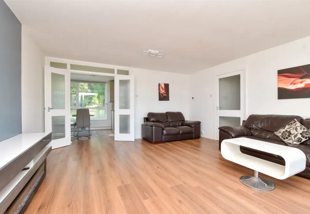 Lounge - Basinghall Gardens, Sutton, Surrey - Wards of Kent