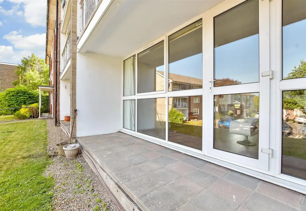 Balcony / Terrace - Basinghall Gardens, Sutton, Surrey - Wards of Kent