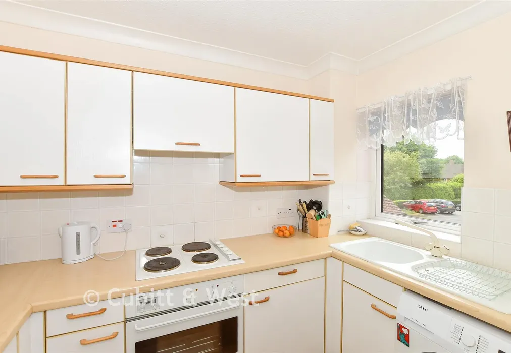 Kitchen - Alma Road, Reigate, Surrey - Wards of Kent