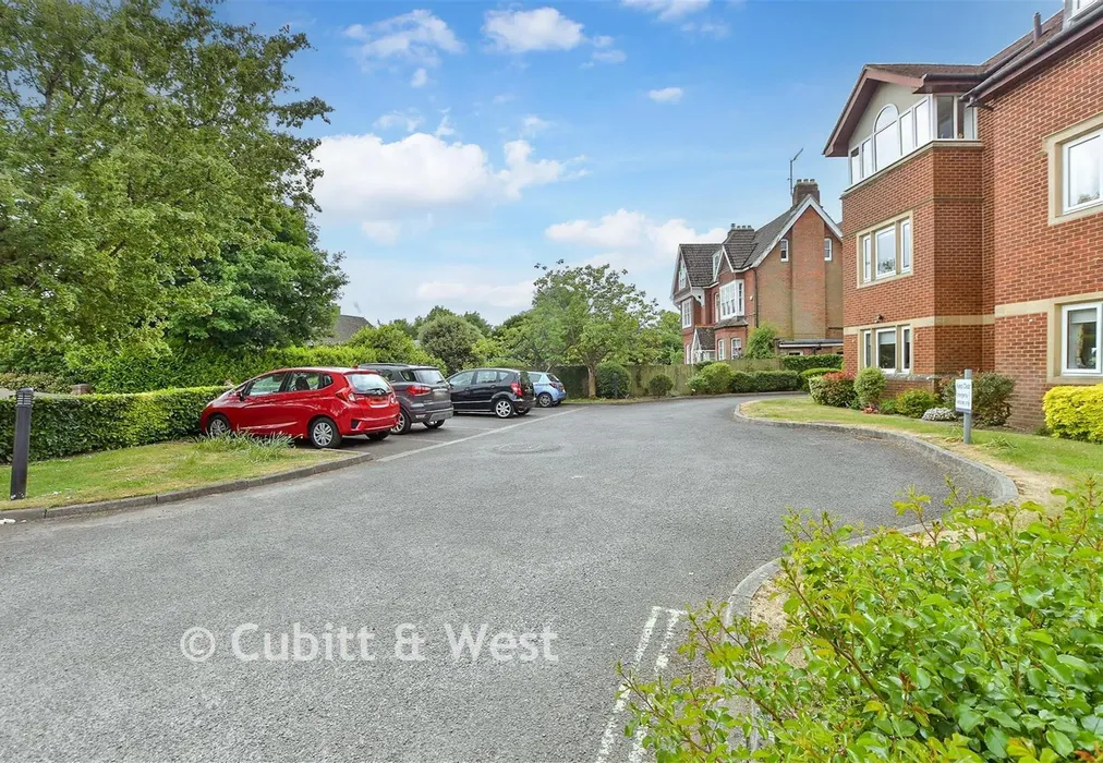 Driveway - Alma Road, Reigate, Surrey - Wards of Kent