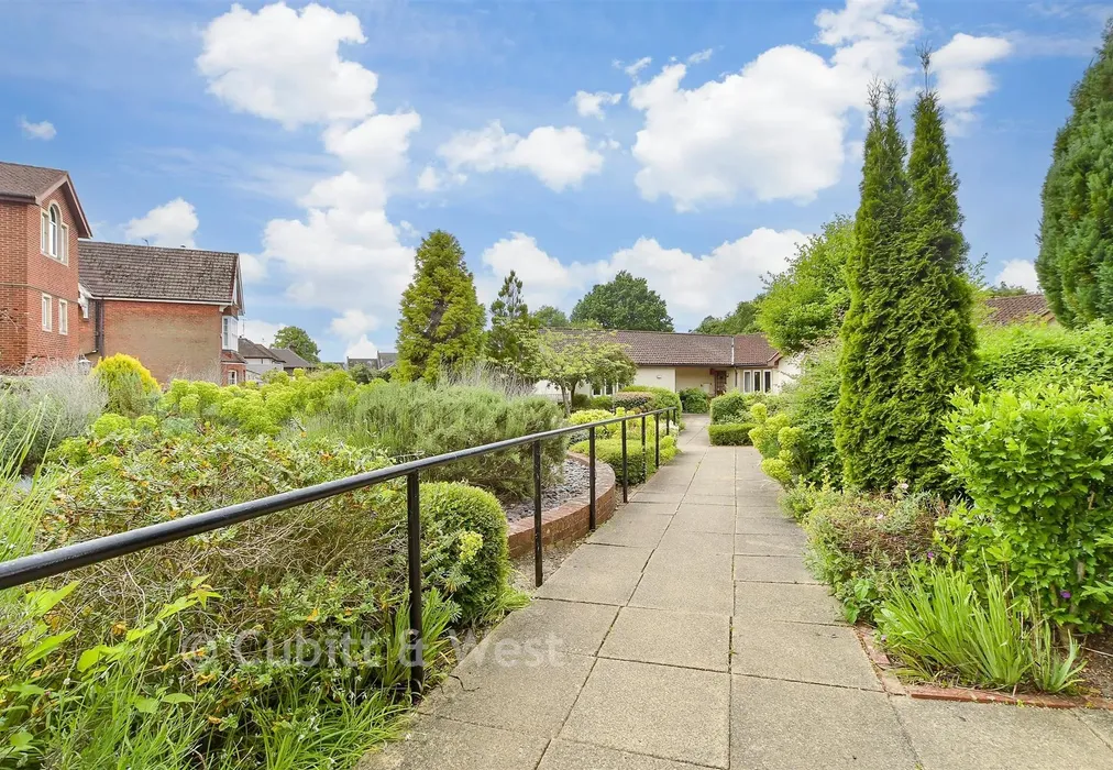 Communal Gardens - Alma Road, Reigate, Surrey - Wards of Kent