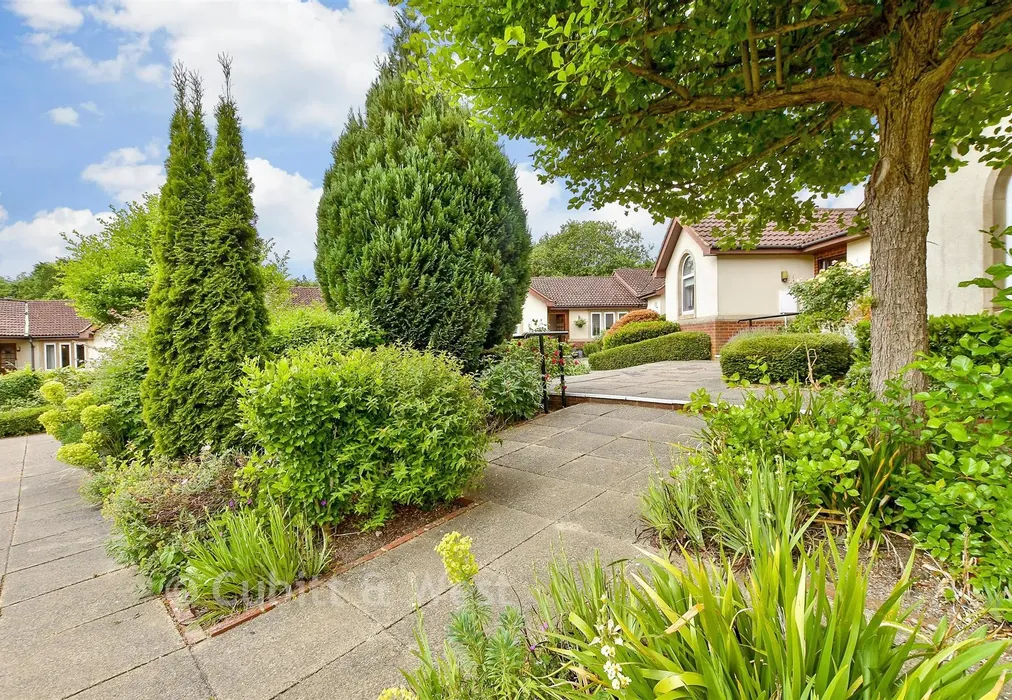 Communal Gardens - Alma Road, Reigate, Surrey - Wards of Kent