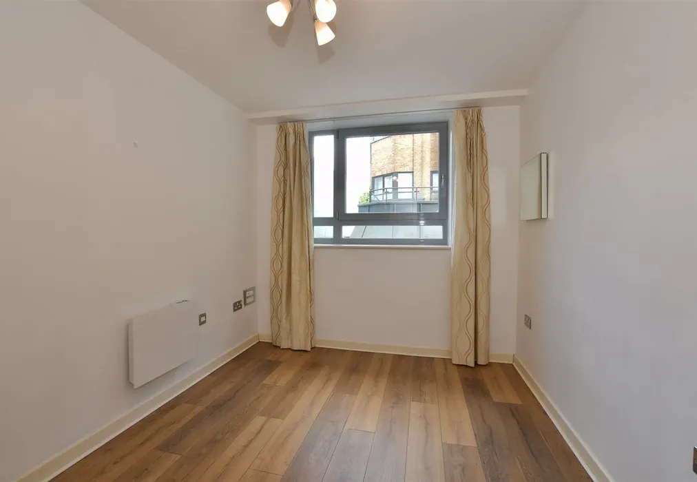 Bedroom 2 - New Road, Brentwood, Essex - Wards of Kent