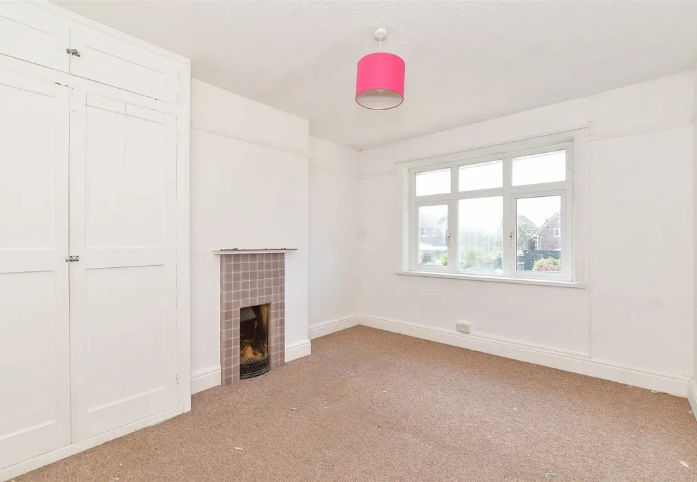 Bedroom 2 - Albany Road, Newport, Isle of Wight - Wards of Kent