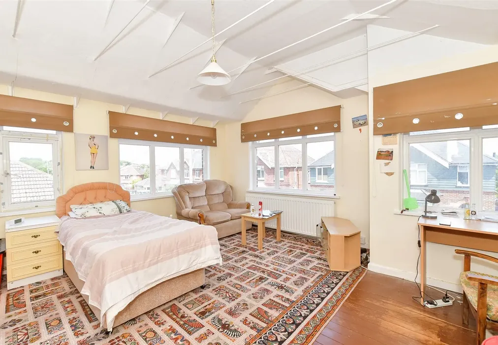 Bedroom 3 - Albany Road, Newport, Isle of Wight - Wards of Kent