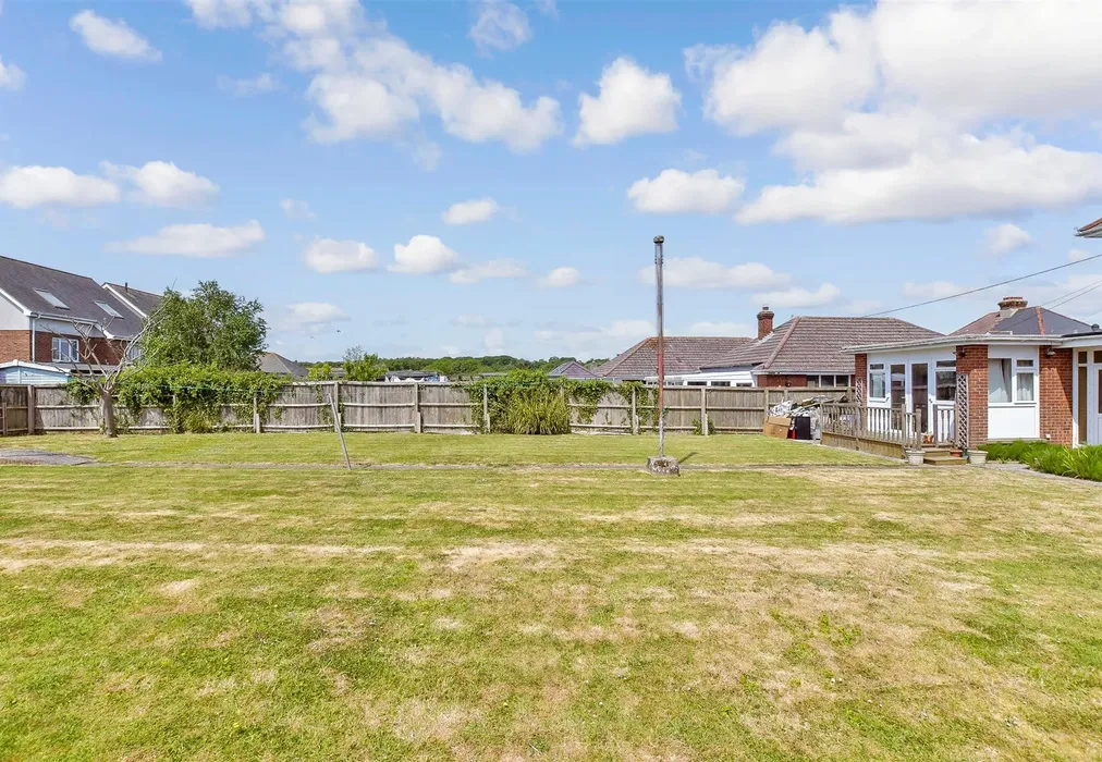 Rear Garden - Albany Road, Newport, Isle of Wight - Wards of Kent