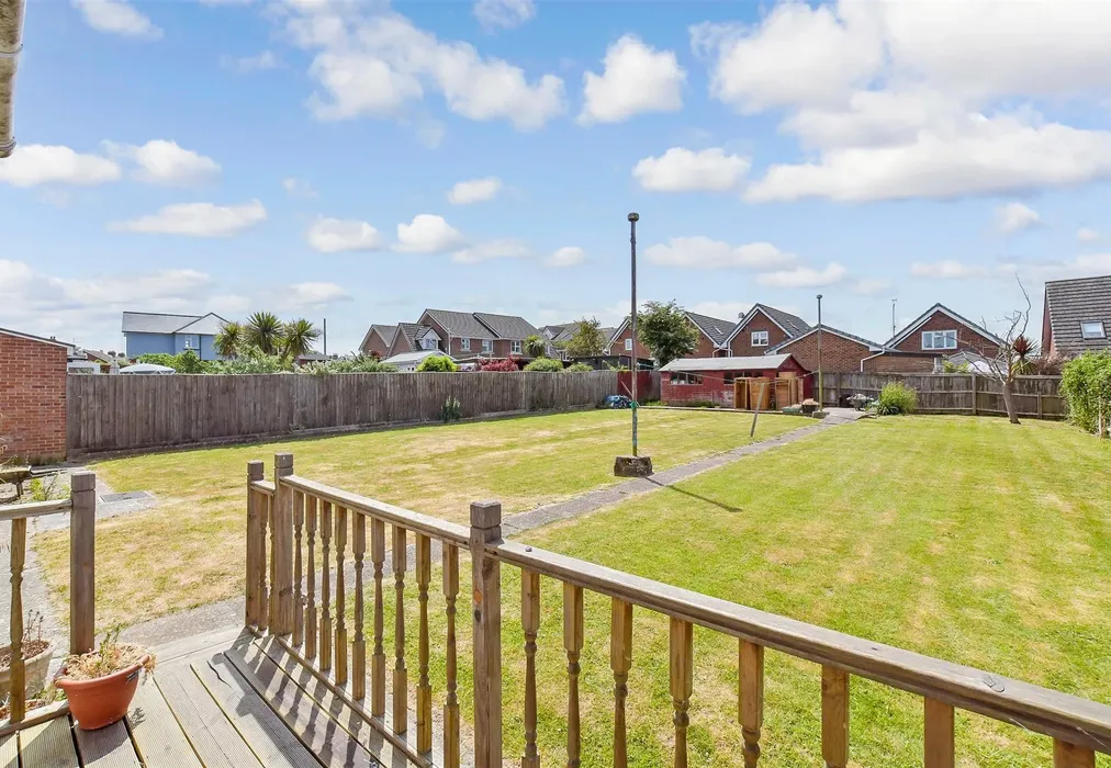 Rear Garden - Albany Road, Newport, Isle of Wight - Wards of Kent